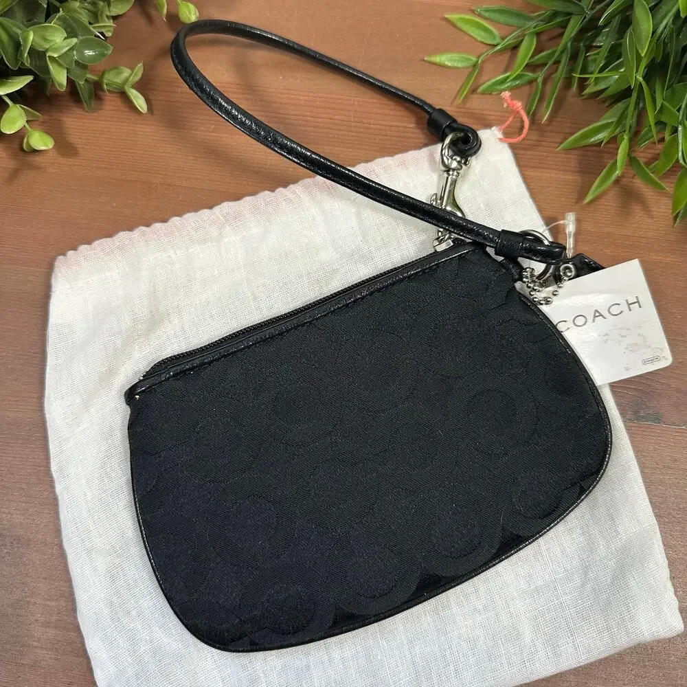 Coach Madison Op Art Amethyst Wristlet Black